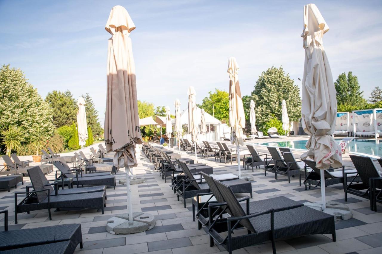Unique Garden Hotel Brăila Dış mekan fotoğraf