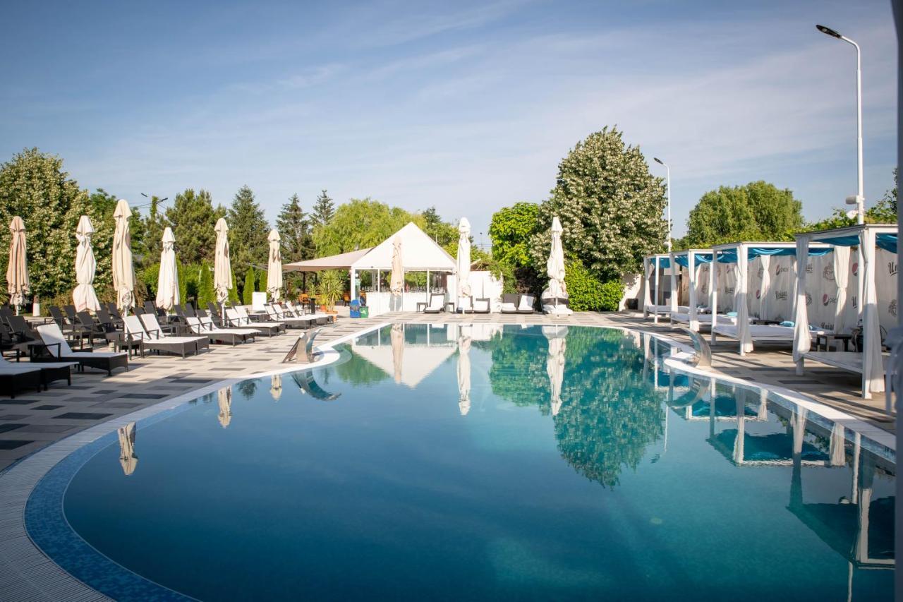 Unique Garden Hotel Brăila Dış mekan fotoğraf